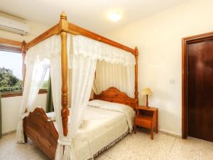 Room in Apartment - One Bedroom Apartment in Paphos