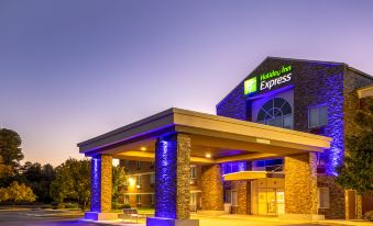 Holiday Inn Express & Suites Salisbury - Delmar