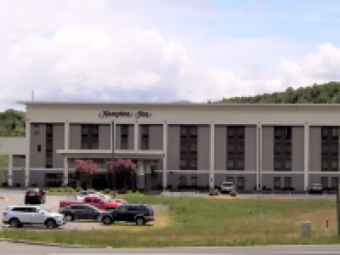 Hampton Inn Hillsville Hotels in Woodlawn