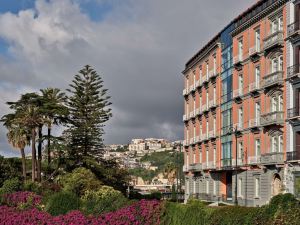 The Britannique Hotel Naples, Curio Collection By Hilton