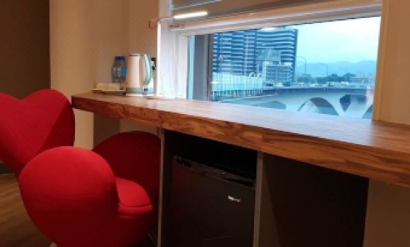 2. 뉴 캘리포니아 ..