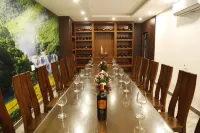 Bao Ngoc Diamond Hotel Hotels in P. Hợp giang