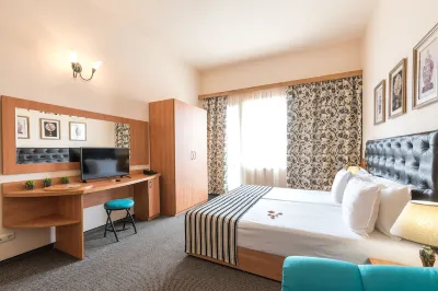 Lotus Family Hotel - Free Parking
