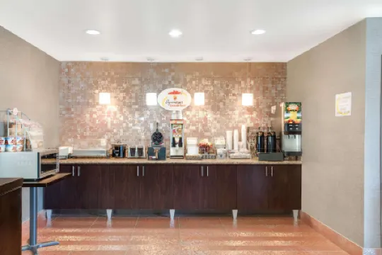 Super 8 by Wyndham Cotulla TX