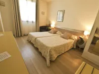 Hotel les Oliviers Hotels in Claviers