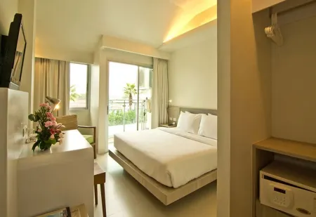 Sunshine Hotel & Residences