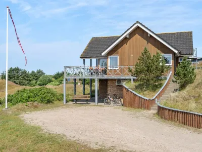 "Falk" - 500m from the Sea