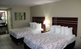 Rancho San Diego Inn & Suites - Housity