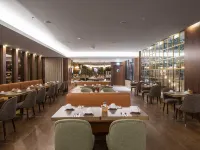 Turim Oporto Hotel Отели рядом с достопримечательностью «Церковь кармелитов»