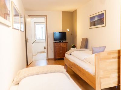 Five-Bedroom Room Jula Photo