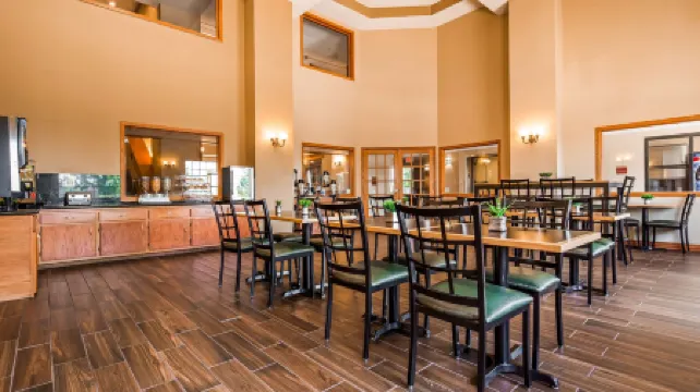 Best Western Locust Grove Inn  Suites