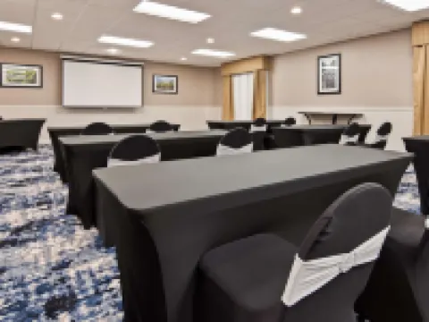 堪薩斯城機場KCI東貝斯特韋斯特優質酒店 梅酒店