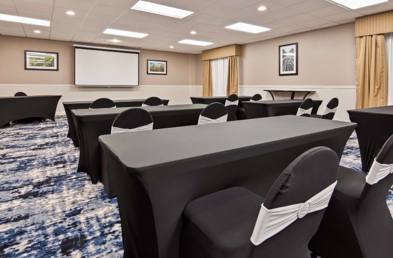 Best Western Plus Kansas City Airport-KCI East photo 4