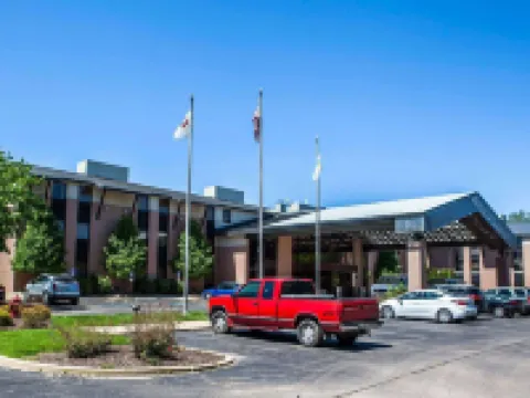 Quality Inn & Suites Hotels in Peoria