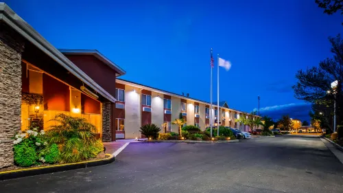 Best Western Plus Corning Inn