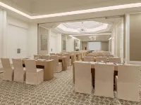 Discovery Primea, Manila - Business