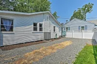 The Blue Crab Cottage - 3 Blocks from the Beach!