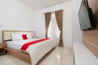 RedDoorz Syariah at Jalan Andalas Padang