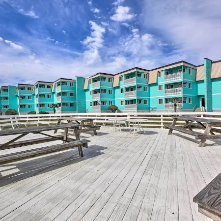 Beachfront Condo w/ Boardwalk & Pool Access!