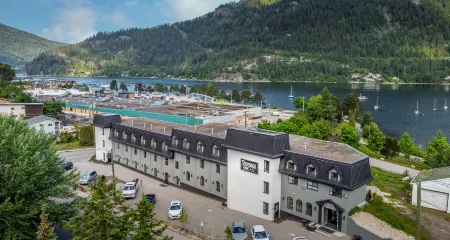 Prestige Inn Nelson Отели рядом с достопримечательностью «Парк Лейк Сайд»