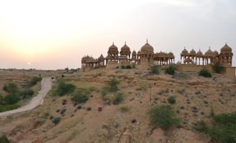 Desert Moon - Housity