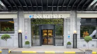 DoubleTree by Hilton Brussels City فنادق في 