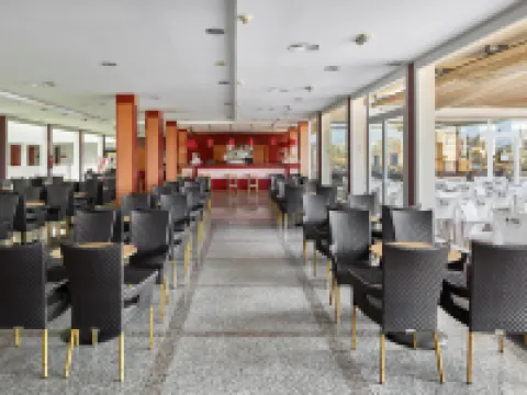 อาเลกริอา กาโบ เด กาต้า โรงแรมในRetamar