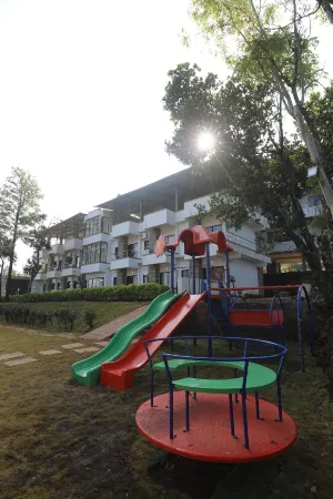 Hotel Bella Valley Отели в г. Сатара