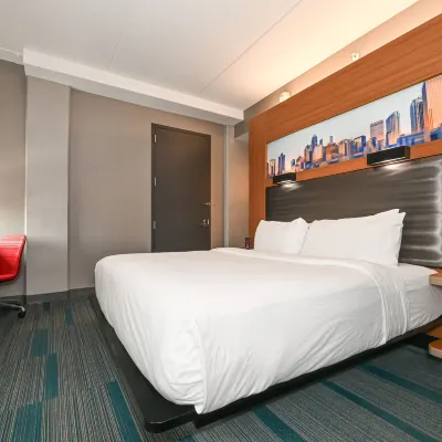 Aloft Charlotte City Center Hotels near Blumenthal Performing Arts Center