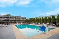 Quality Inn & Suites Big Rapids Near University فنادق في بيغ رابيدز