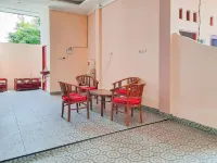 RedDoorz near Kantor Gubernur Kalimantan Tengah Hotels in Menteng