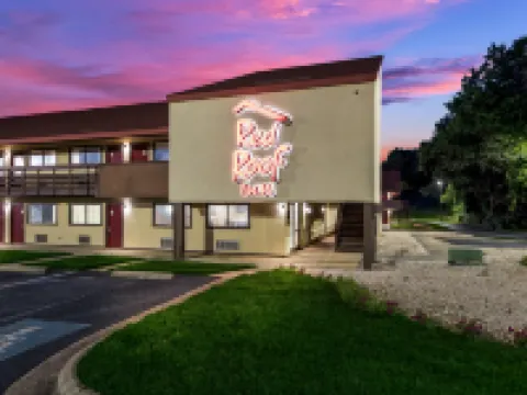 レッド ルーフ イン ヒッコリー ヒッコリーのホテル