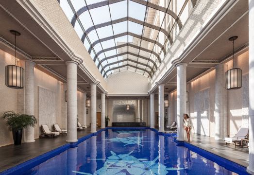 3. 포시즌스 리조트..