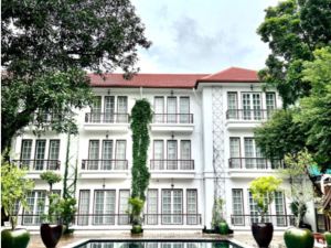 The Boundary Residence