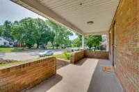 Charming Springfield Home 2 Mi to Downtown Hotels in Springfield