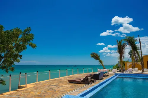 Golden Tulip Zanzibar Resort - parking