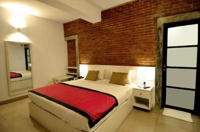 Clock Inn Dehiwala Hotels near Hill Residencies