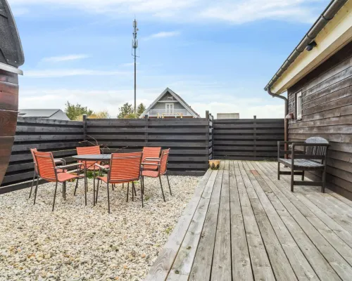 "Bruni" - 400m from the Sea Hotels in Frøstrup