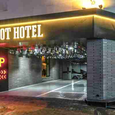 브라운도트호텔 통영항남점 Hotel Exterior