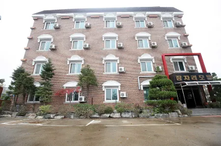 Seosan Jamjari Отели рядом с достопримечательностью «옥천암»