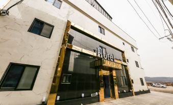 Asan Lawrence Hotel