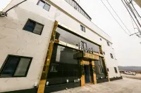Asan Lawrence Hotel Hotels near Oeam Folk Village