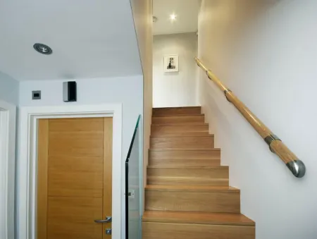 The Oars - Riverfront Property