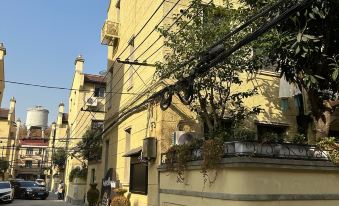 Houyi Homestay (Shaoxing Road)