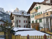 Deluca Hotel in zona Torri del Vajolet