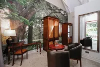 The Peech Boutique Hotel Hotels in Helensvale