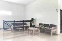 Urbanview Hotel Syariah Near Polda Jambi Hotels in Pakuan Baru