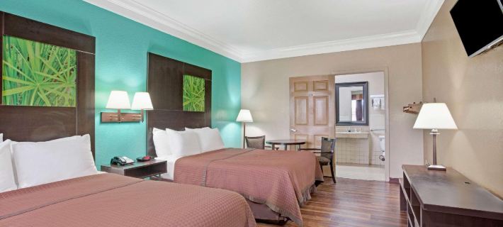 Super 8 by Wyndham Galveston Hotels in Galveston