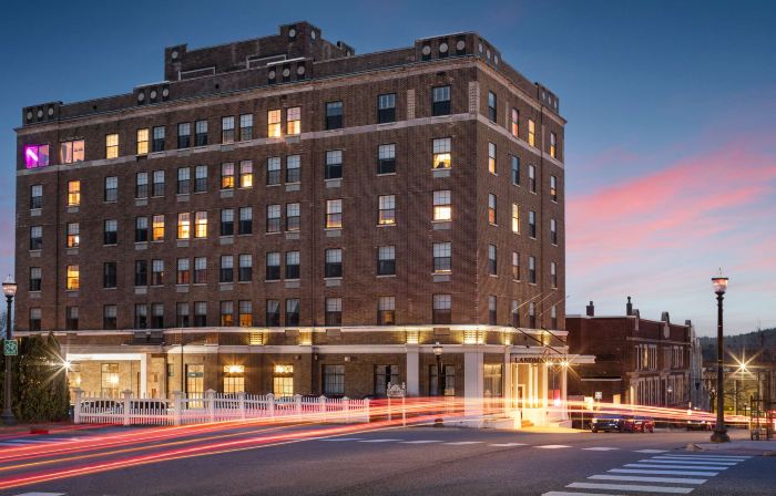 Landmark Inn