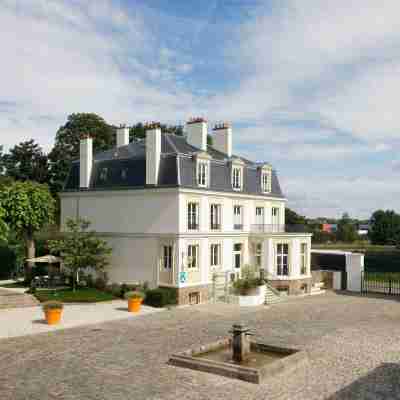 Novotel Paris Saclay Hotel Exterior